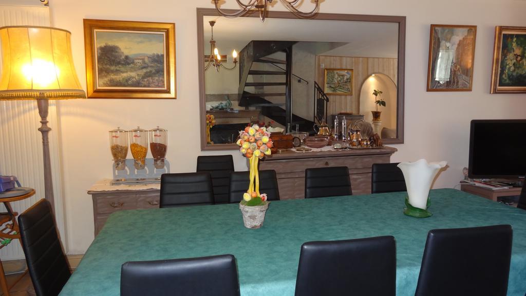 مبيت وإفطار Tiffauges Logis Des Douves المظهر الخارجي الصورة